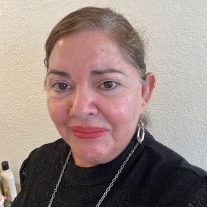 Meet your Posher, Martha elena